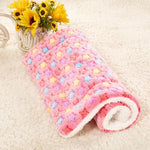 tapis lit doux couverture polaire épaisse animaux compagnie rose bleu beige points colorés lavable