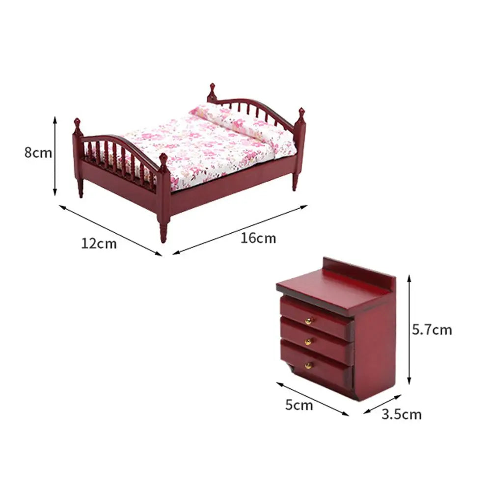 meubles miniature maison poupée lit table chevet bois classique blanc marron tissu floral tiroirs