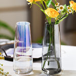 Vase en verre transparent holographique iridescent de couleur gris clair