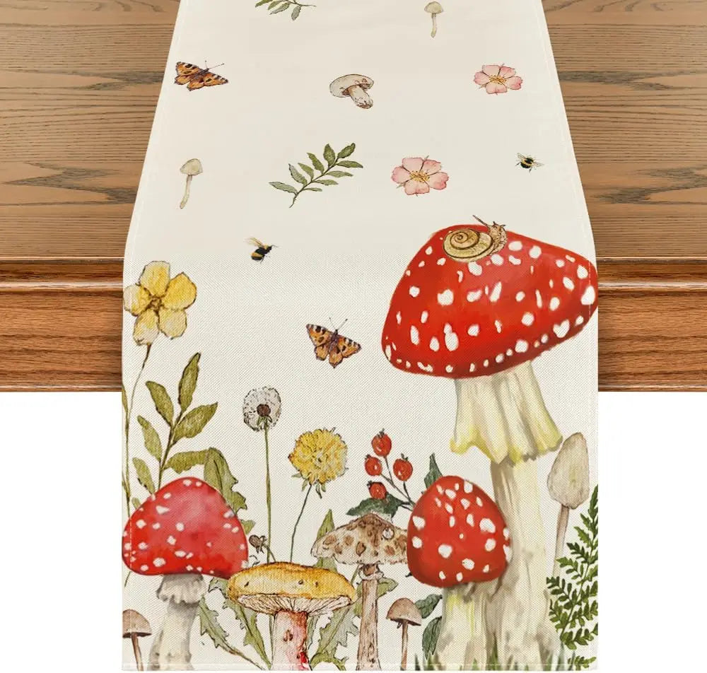 Cette image montre une scène de la forêt avec des champignons aux motifs colorés et des papillons, dans un style botanique délicat.