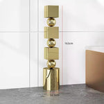 colonne decorative moderne argentee brillante grande dimension salle minimaliste deco intérieure