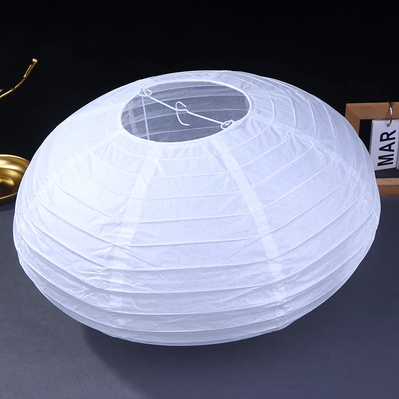 lanterne moderne blanche plissée opaque événements decoration suspendue câble