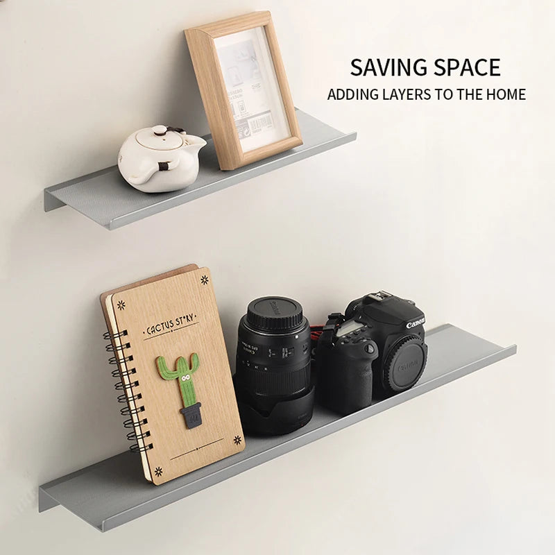 étagère murale moderne aluminium gris métallisé texture fine légèrement rugueuse murale rangement cuisine