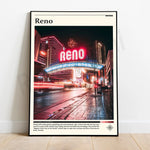 Une ville aux lumières scintillantes, le centre-ville de Reno, Nevada, avec ses bâtiments éclairés et ses divertissements excitants.