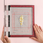grilles autocollantes transparentes tapis découpe pochoirs outils positionnement tampons encreurs ciseaux bricolage fabrication cartes
