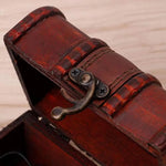 coffre bijoux vintage coffre bois rétro marron foncé ornements dorés serrure clé poignée
