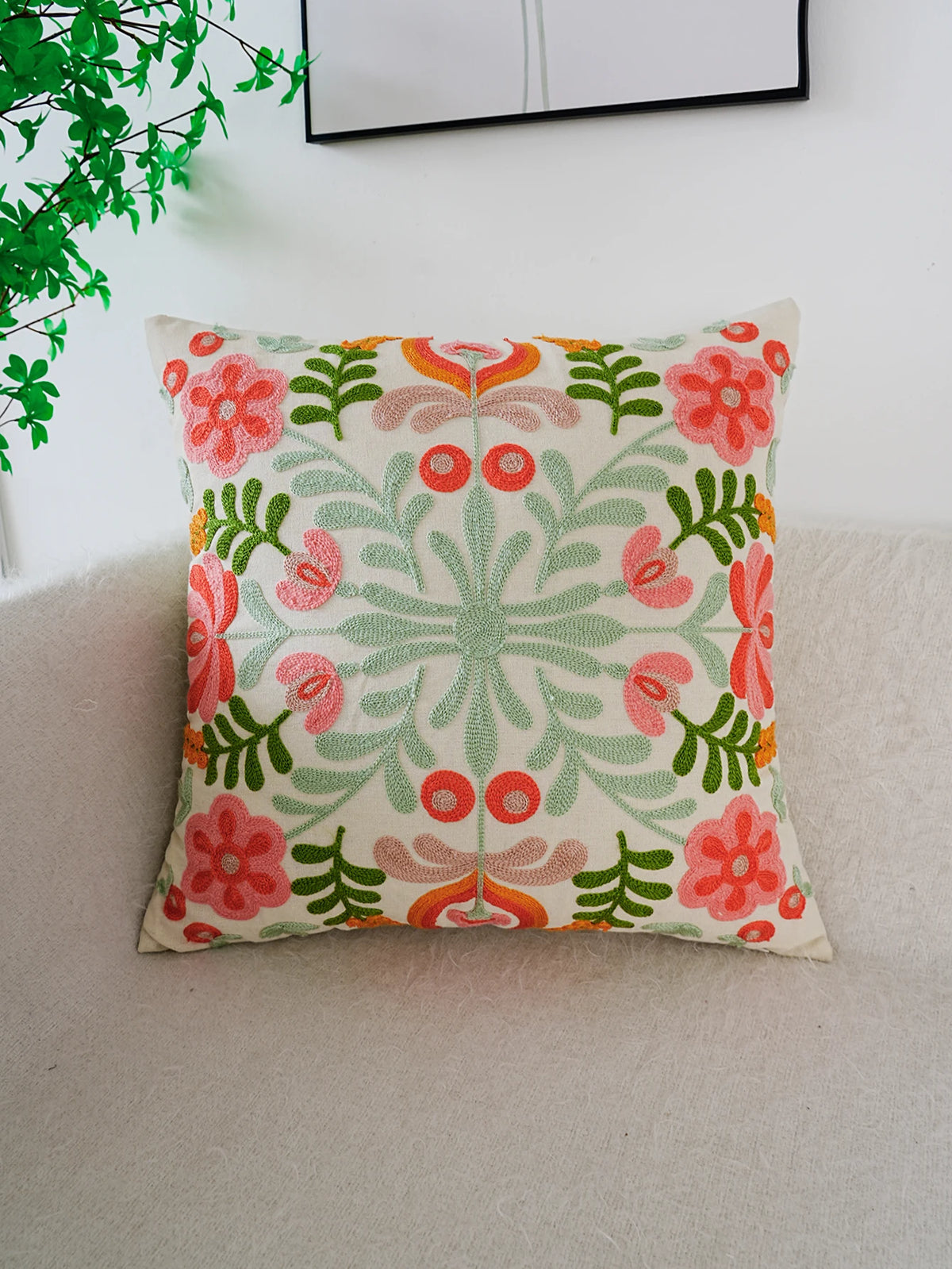 housse coussin brodé motif floral fleurs colorées polyester carré décoratif