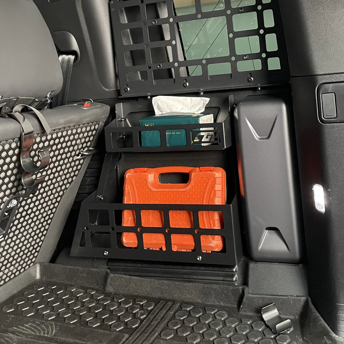 organisateur rangement métal perforé jeep wrangler noir orange réversible utilitaire fixations vis montées