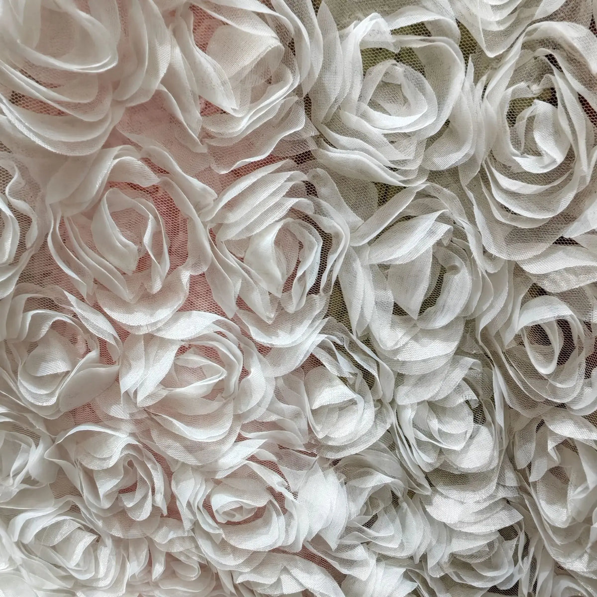 ruban forme roses tissu semi transparent polyester décoration robe mariée occasionnelle romantique blanc roseclair