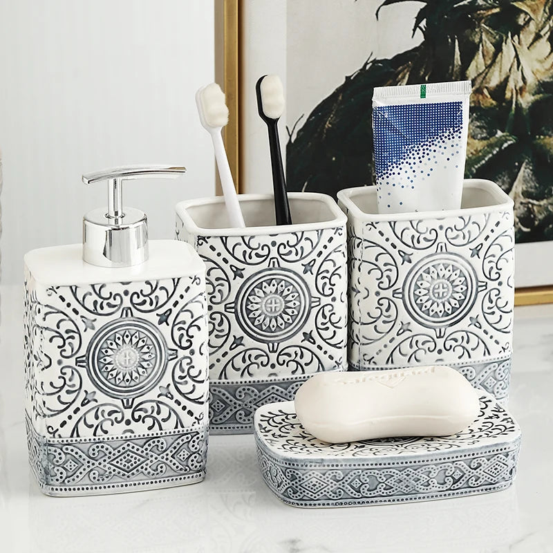 ensemble bain blanc noir ornements floraux pompe savon porte brosse dents porte savon classic