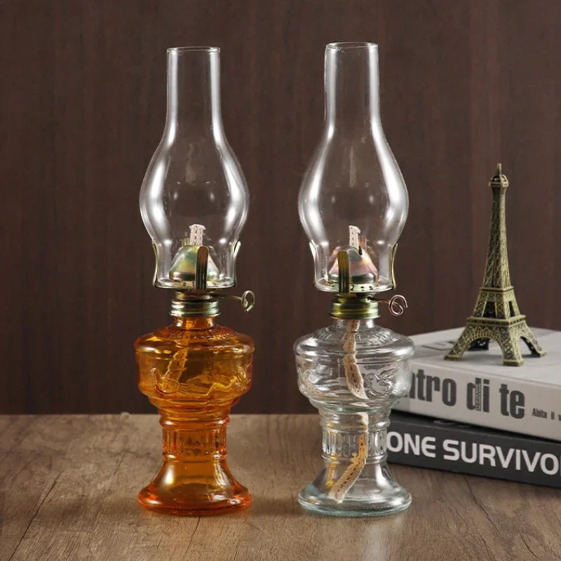 lampe huile verre transparent ancienne motifs décoratifs aiguille pompe rouge orange bleu vintage