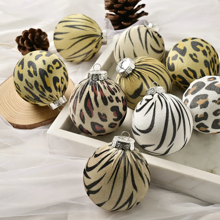 Boule de Noël léopard en tissu enveloppé saphir profond