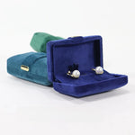 boîtes bijoux velours violet blanc boutons dorés anniversaire mariage fiançailles événements classiques