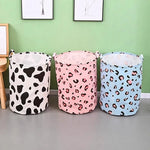 Rangement pratique pour salle de bain avec panier à linge beige