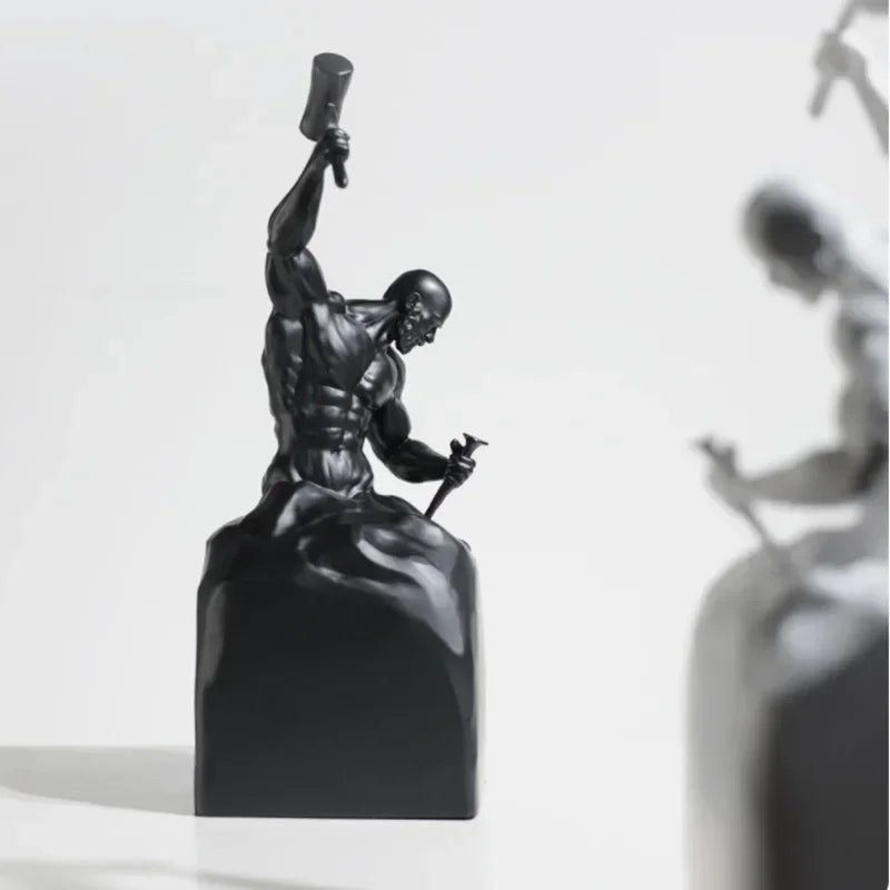 statuette homme musclé marteau résine noire blanche moderne art décoratifintérieur