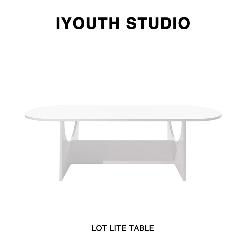 table ovale rose moderne chaises tressées meuble bas jaune tableaux bleus bol blanc lampe