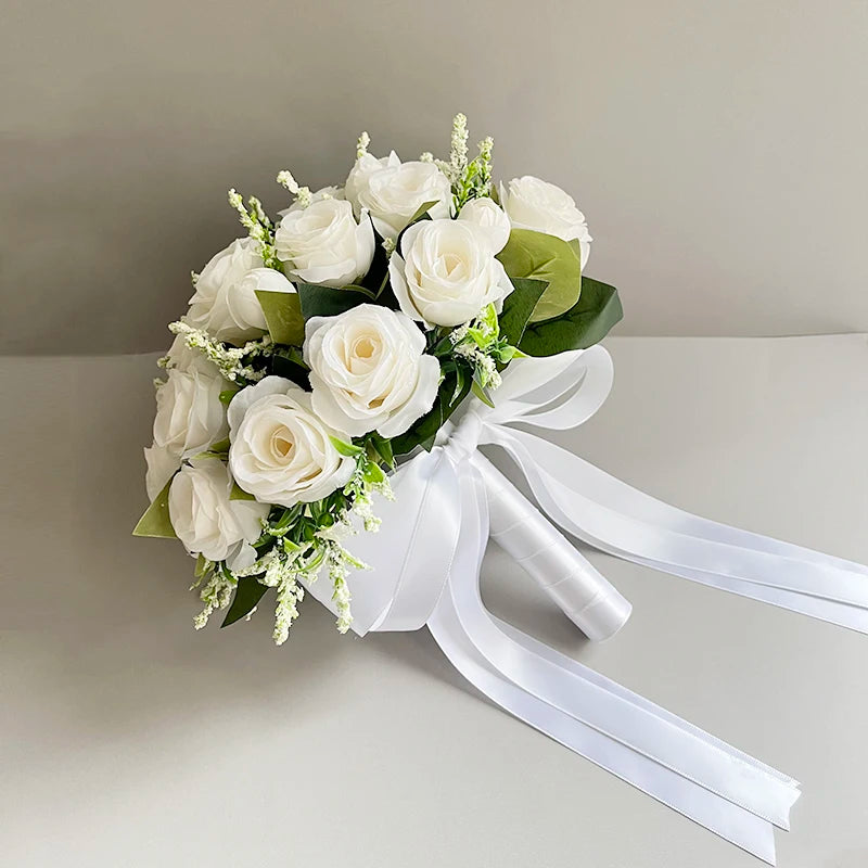 bouquet fleurs artificielles roses blanches vertes mariage blanc voile romantique classique