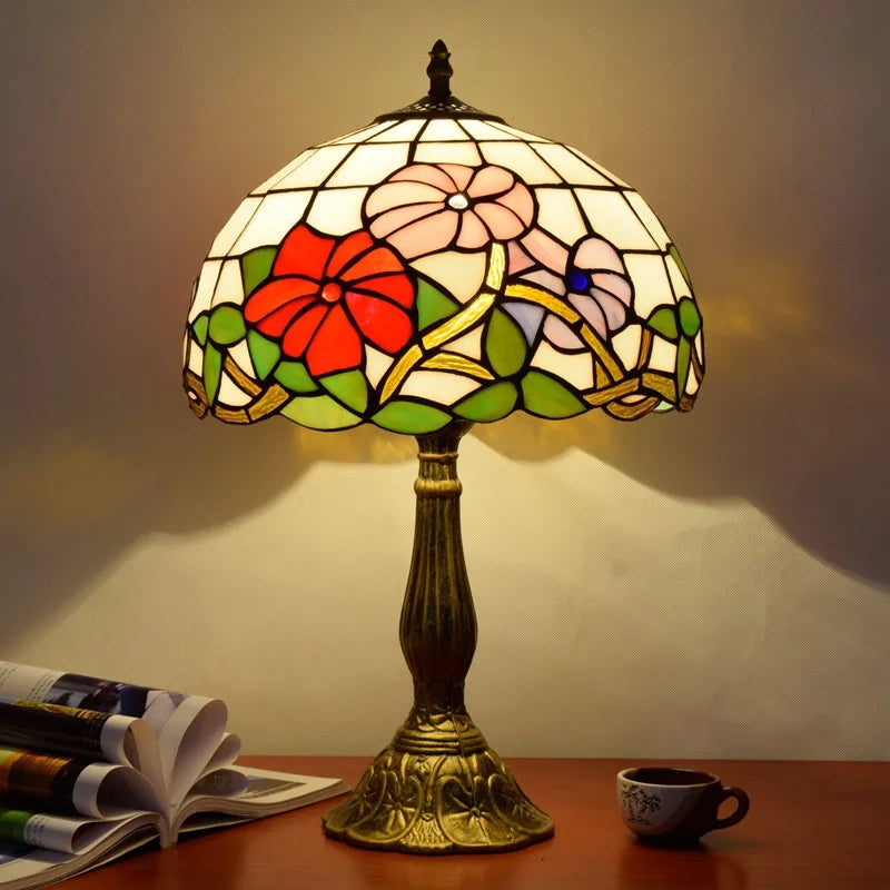 lampe table art nouveau multicolore motifs floraux tiffany abat jour vitrail base solide traditionnelle
