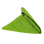 Un foulard tricoté de couleur vert pomme, plié de manière élégante.