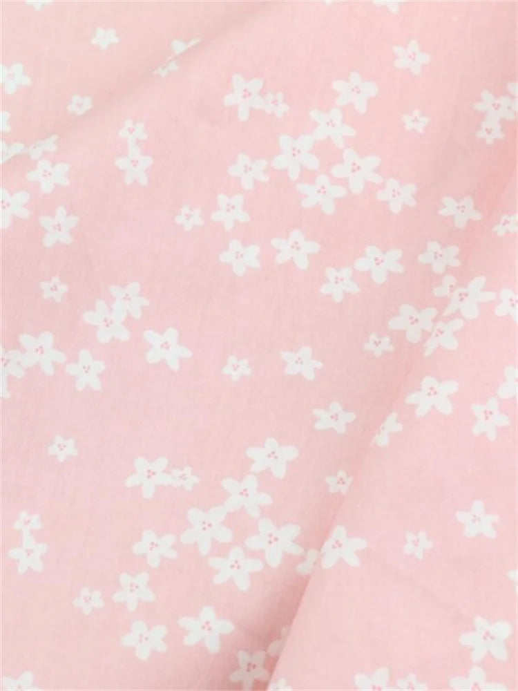 tissu coton imprimé fleurs roses coeurs vintage romantique blanc rose vert pastel patchwork quilting