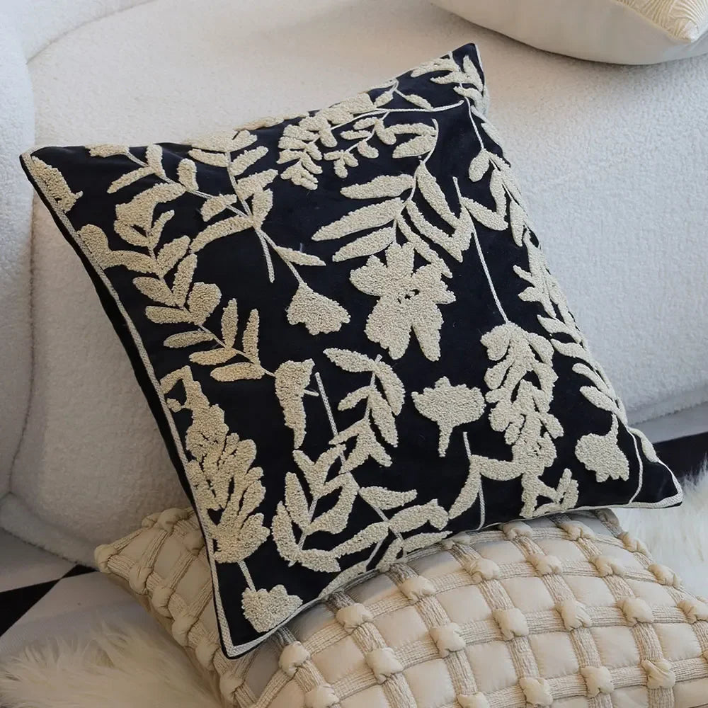 housse coussin carré brodé motif feuilles vertes tissu velours nordique décoration maison sofa living