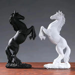 statue cheval résine doré noir blanc détaillée classique sculptural salon