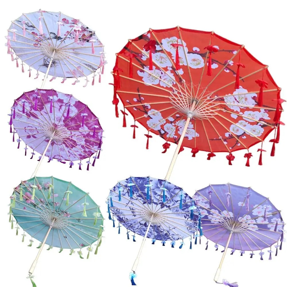 parapluie traditionnel fleurs oiseaux rouge vert bleu violet rose poignée bois tassel soie