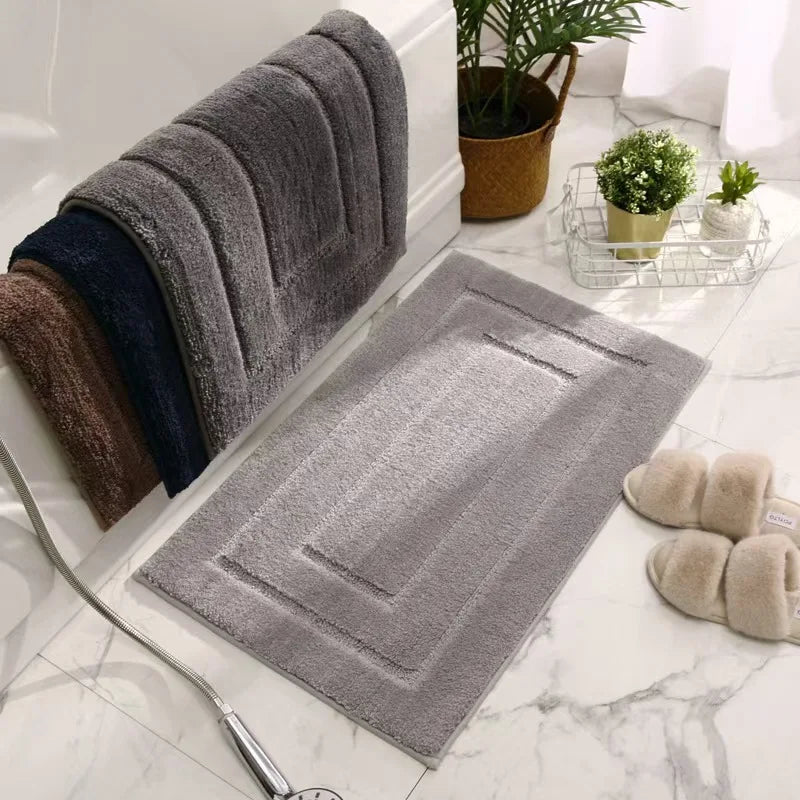 tapis bain doux gris classique bordure ornée antidérapant absorbant machine washable salle bain