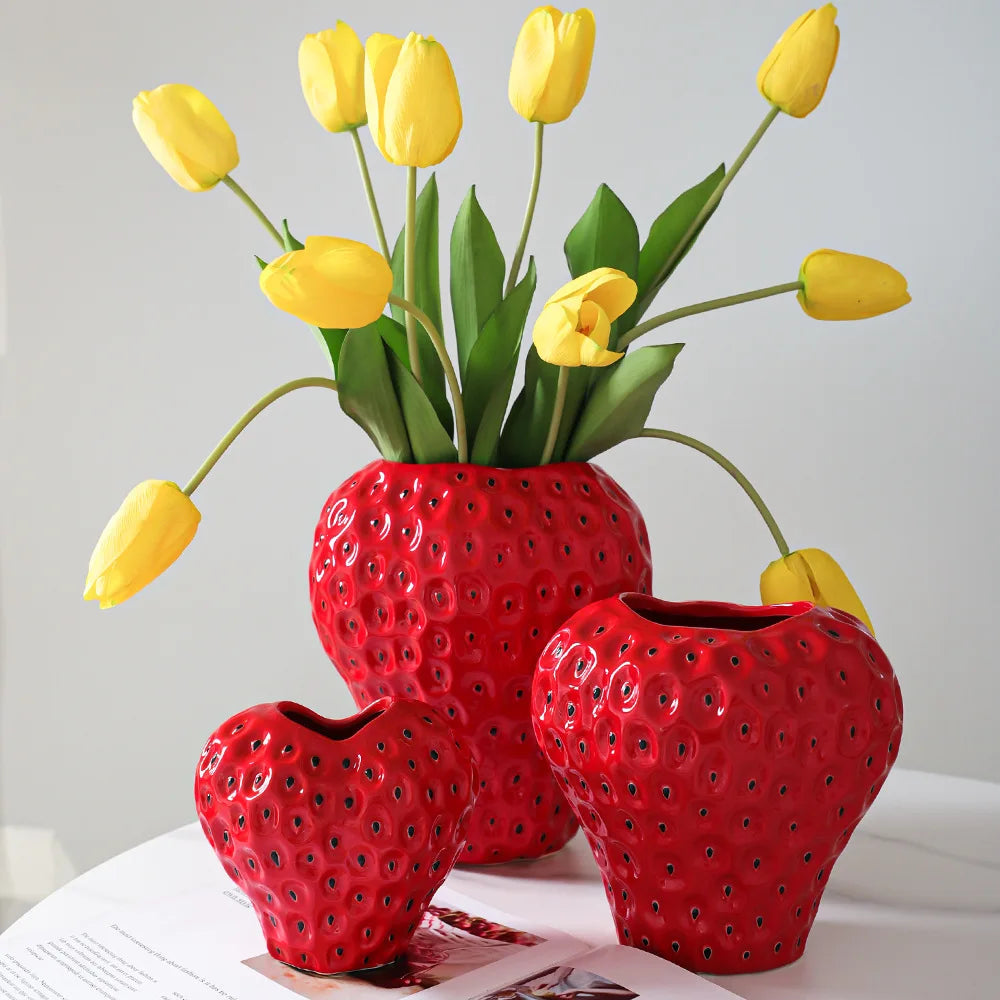 vase céramique moderne rouge rose fraises relief decoration maison creative fruit