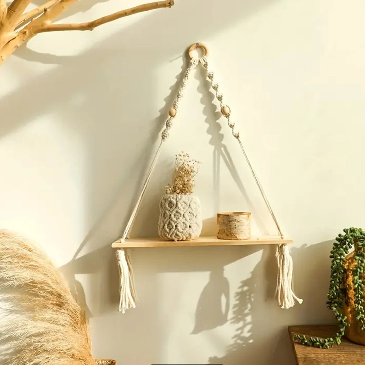 étagère suspendue macramé boho chic bois corde tressée beige clair salon chambre rustic deco
