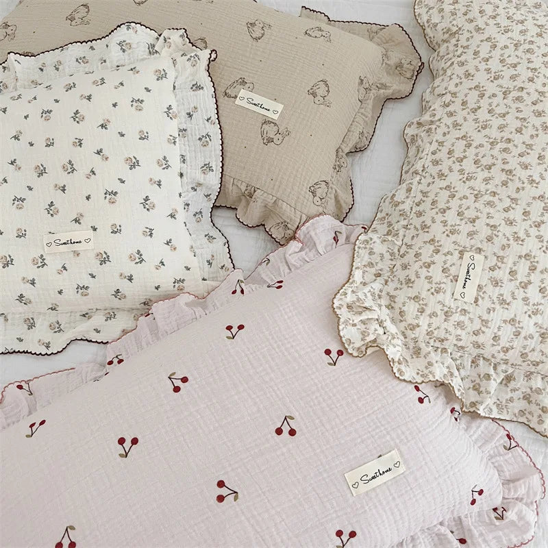 taie d'oreiller bébé ans coton floral cerises vintage beige clair motif animal compagnie jacquard