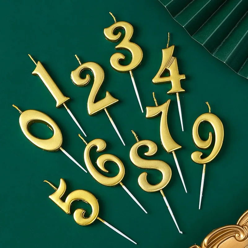bougies numérotées or serpent texture moderne pique boîtes happy birthday anniversaire décoration gâteau