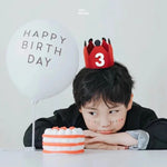 couronne anniversaire enfant rouge numéros blancs oreilles noires festive décoration ruban festif