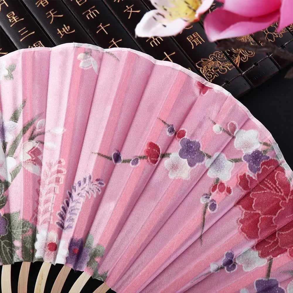éventail pliant traditionnel fleurs soie bois motifs floraux blanc vert rose