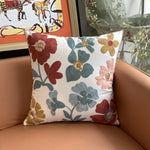 coussin décoratif brodé motifs floraux multicolore moderne maison canapé