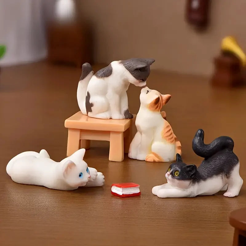 figurines chats miniatures détaillées blanc gris orange noir peluche réaliste accessoire décoration artisanat table