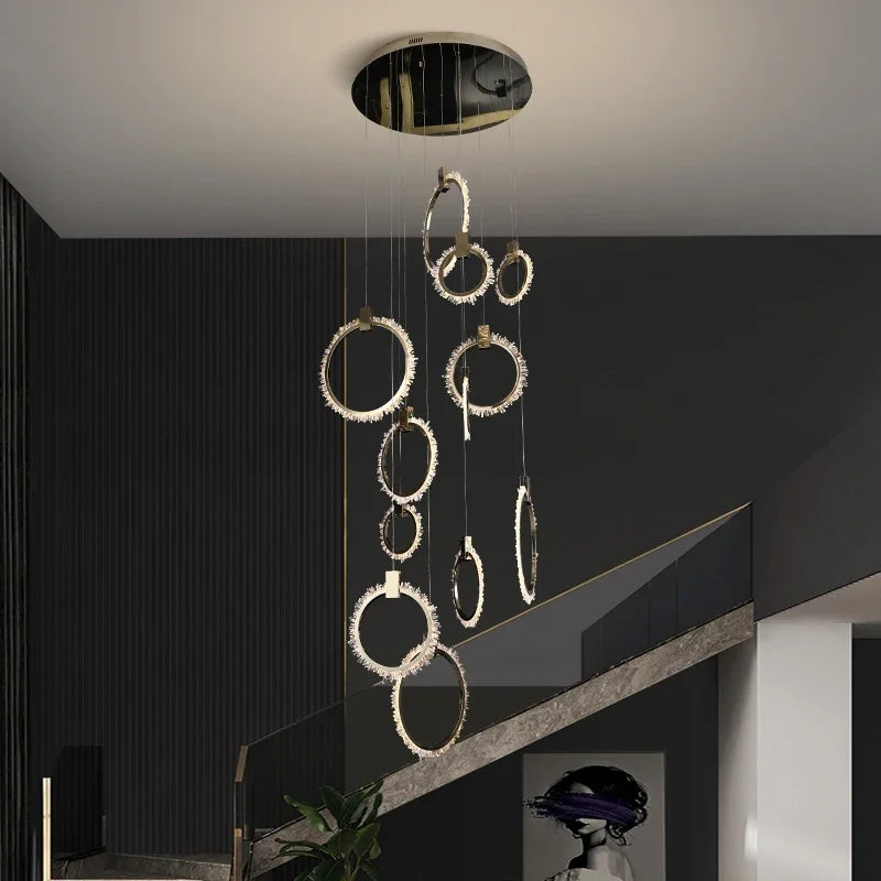 suspension circulaire or élégante strass contemporaine clips câbles haute qualité certifications multiples