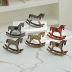 chevaux bascule bois rouge vintage ornements décoratifs intérieur rustique statuettes portables déco table