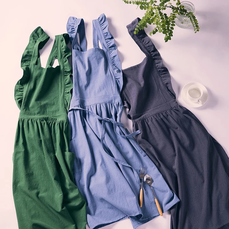 tablier coton vert bleu rose beige poches croisées volants élastiques élégant cuisine pâtisserie