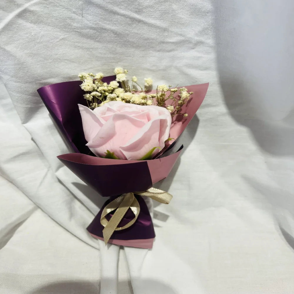 bouquet fleurs artificielles roses pâquerettes decoration intérieur saint valentin mariage anniversaire