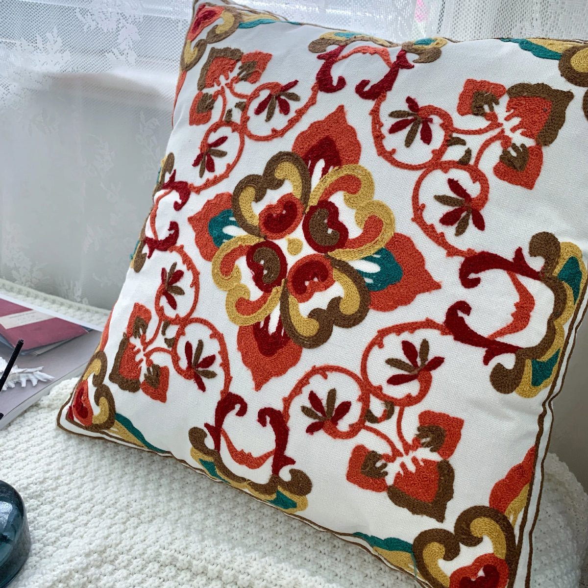 taies d'oreiller coton polyester ethnique floral brodées couleurs vives motifs géométriques coussins deco 45x45cm