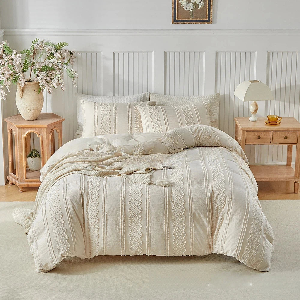 Housse de couette beige Boho chic sur lit Queen