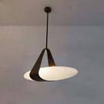 suspension lumineuse pendentif cuir nordique contemporain lumière blanche dorée chambre salon