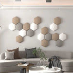 Installation du panneau mural hexagonal comme tête de lit dans une chambre