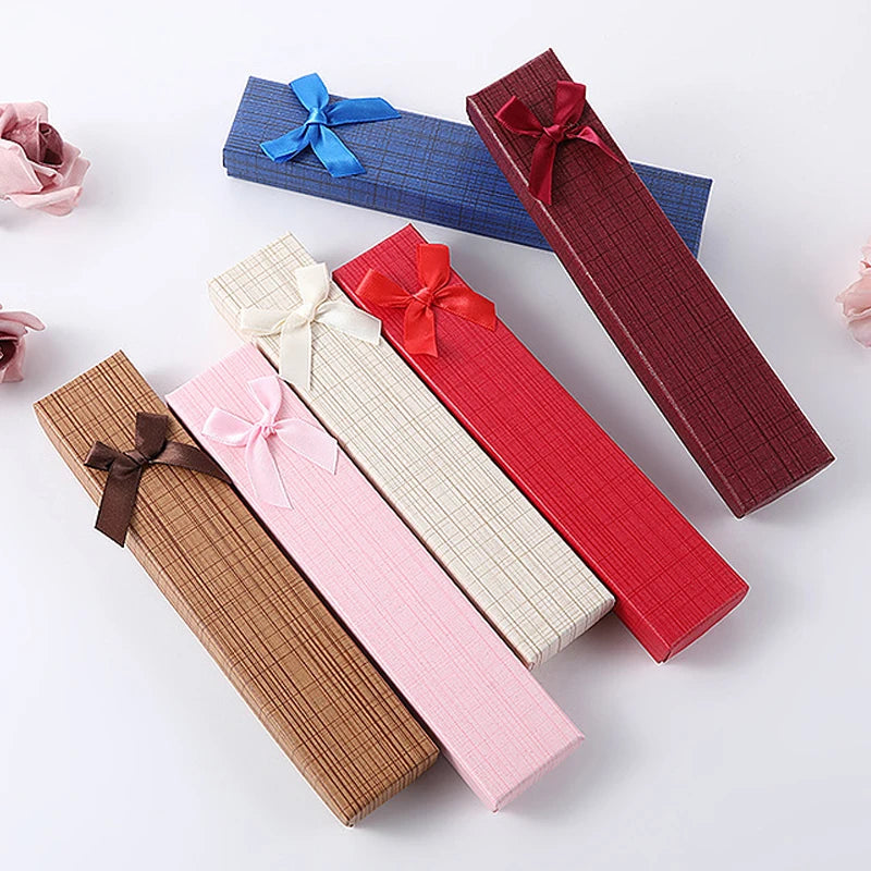 boîtes bijoux carreaux marron rose bleu classiques ruban collier pendentif anniversaire mariage fêtes