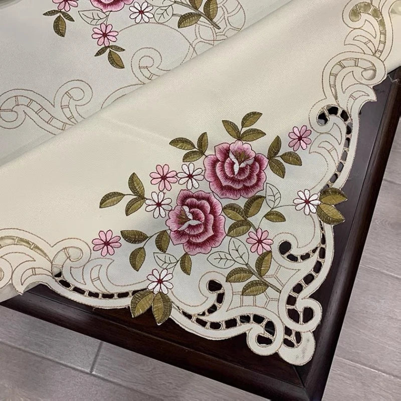 nappe table rectangulaire polyester brodé fleurs classique imperméable réutilisable blanc rose vert beige