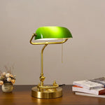 lampe vintage bois abat jour vert texture lisse opacité fixations anciennes chambre étude