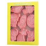 outils pâtisserie emporte pièces biscuits animaux dessin animé cartoon orange vert rose beige