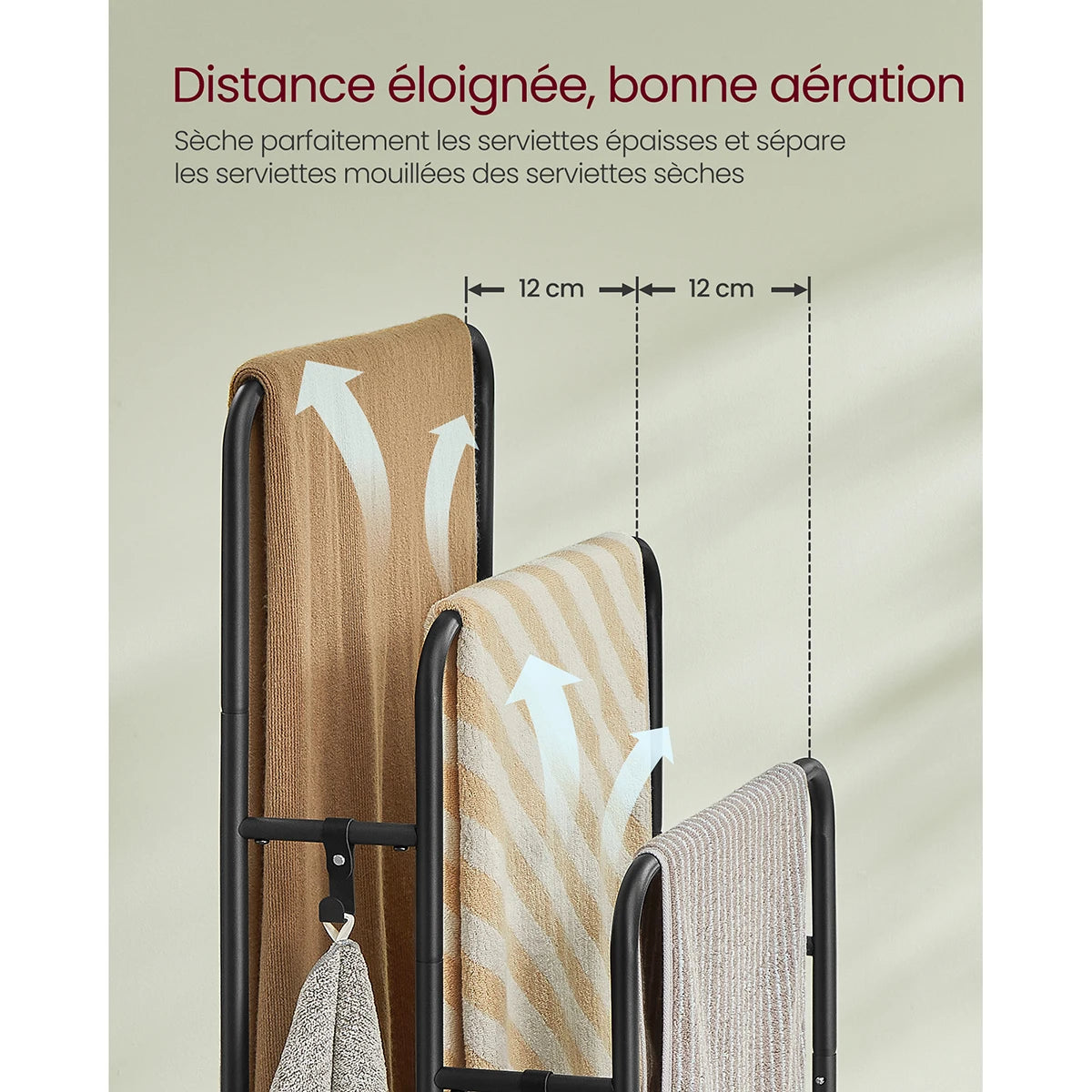 Portant serviette assemblé montrant sa stabilité et design