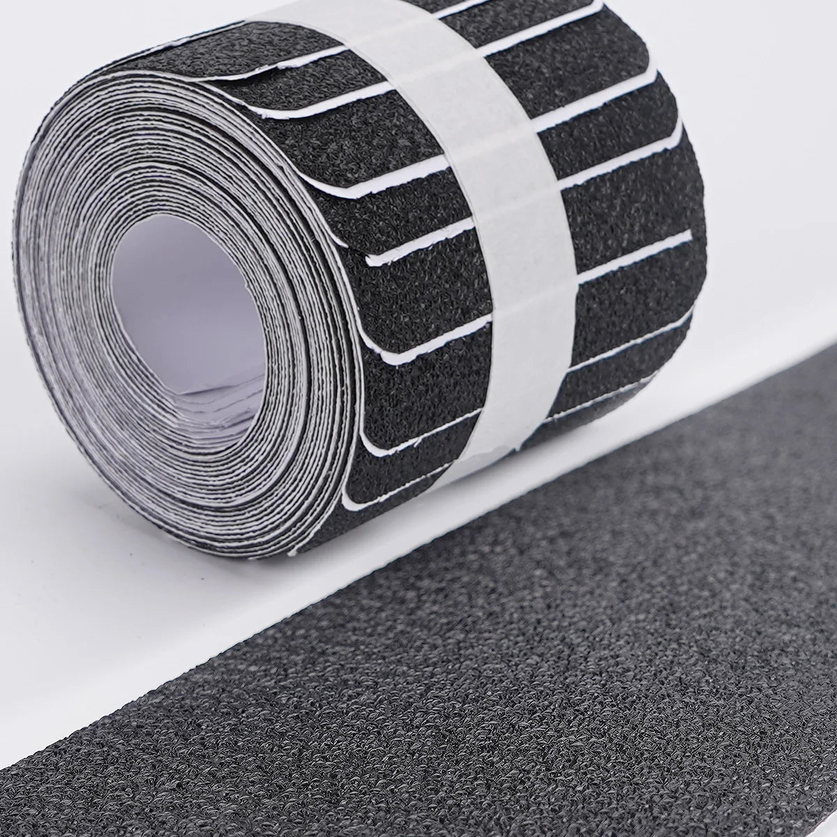 tapis antidérapant noir grain sable moderne adhésif escaliers rampes intérieur extérieurrollable papier